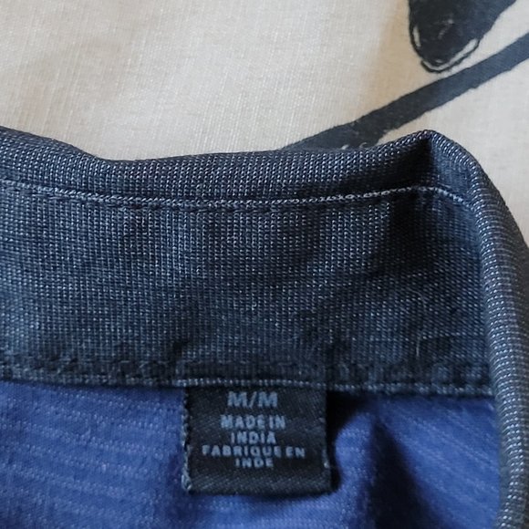 GENTLY USED KENNETH COLE DRESS SHIRT, MEDIUM!!! - Picture 3 of 3